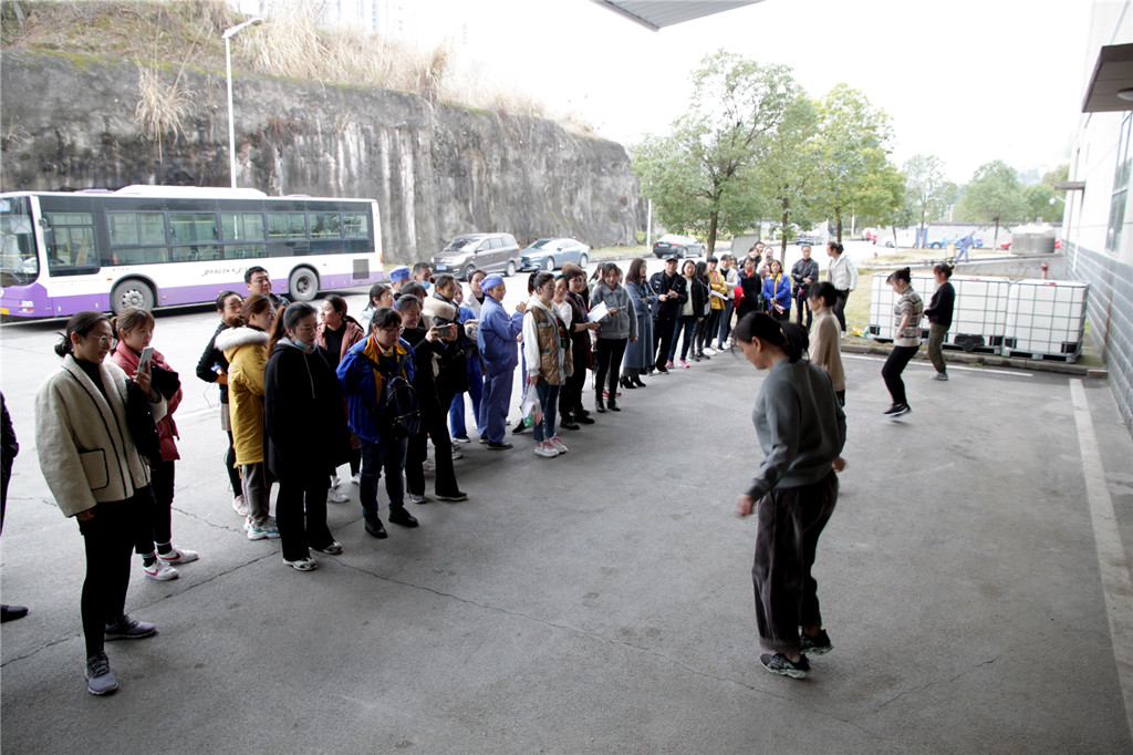 1616653024446956.jpg 3-3三八女员跳绳比赛_副本.jpg