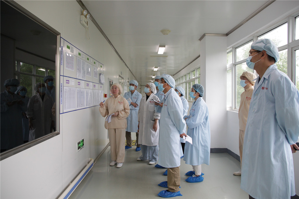 1624342809107649.jpg 1-1-3学习参观人福远安分公司_副本.jpg